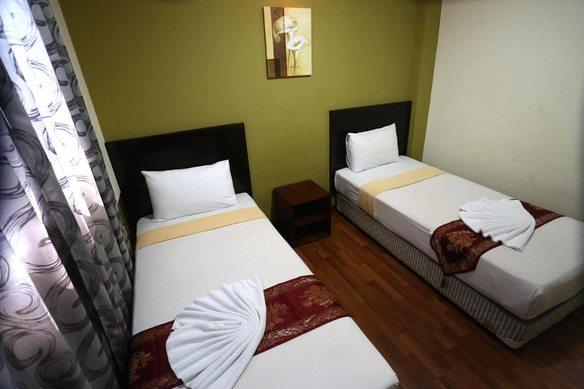 Oyo 103 V'La Garden Hotel Куала Лумпур Екстериор снимка