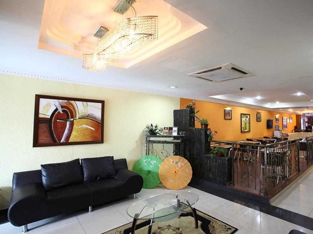 Oyo 103 V'La Garden Hotel Куала Лумпур Екстериор снимка