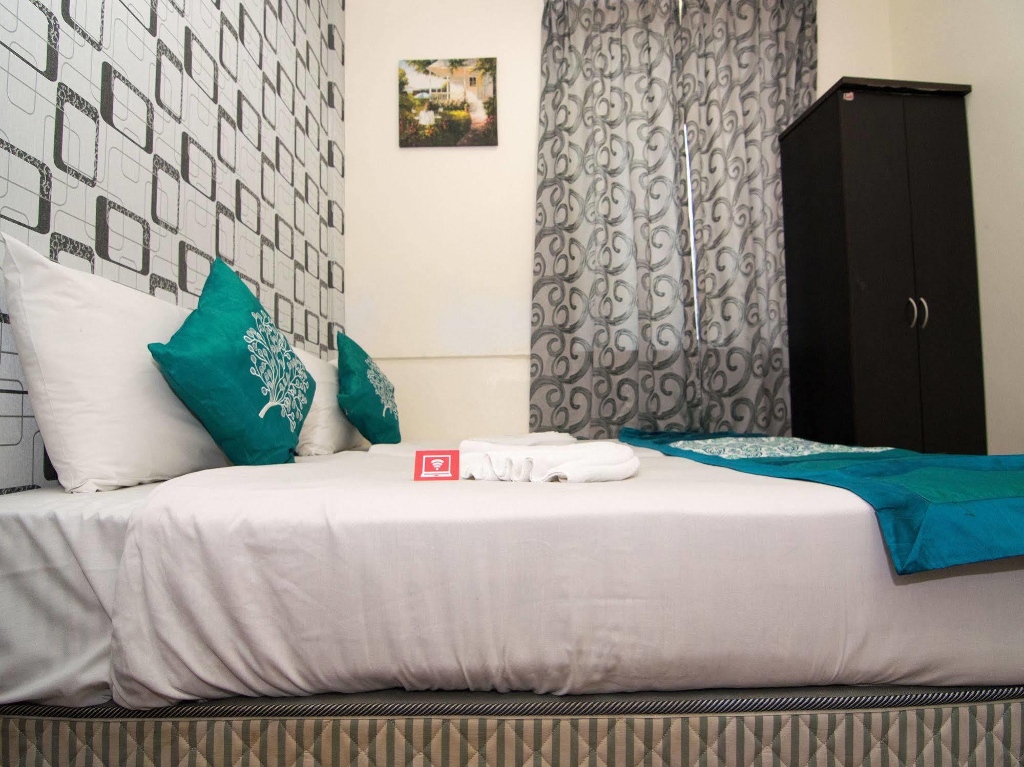 Oyo 103 V'La Garden Hotel Куала Лумпур Екстериор снимка